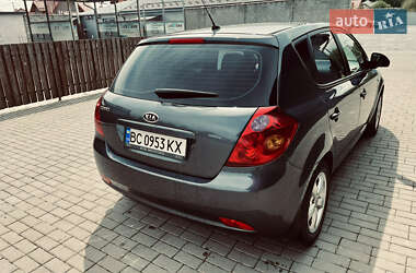 Хэтчбек Kia Ceed 2009 в Львове