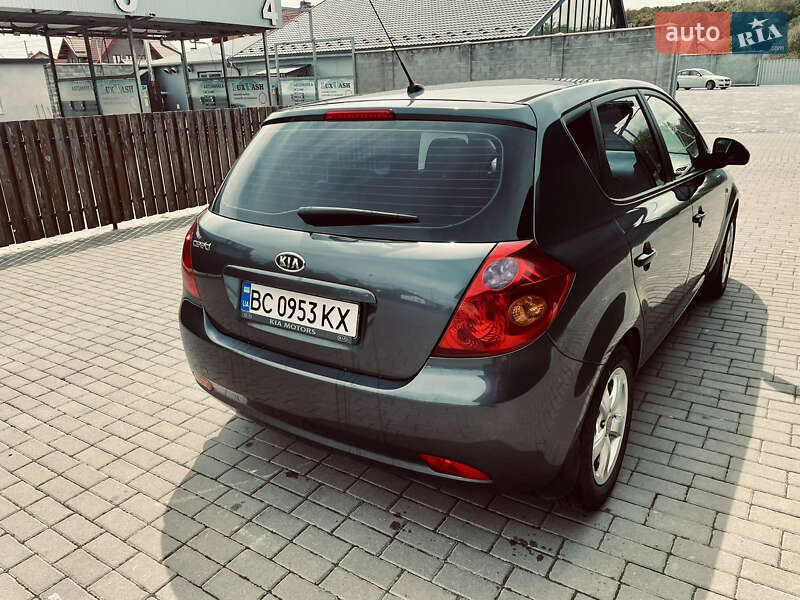Хэтчбек Kia Ceed 2009 в Львове