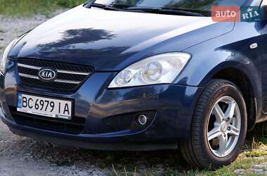 Хэтчбек Kia Ceed 2007 в Новояворовске