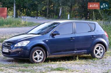 Хэтчбек Kia Ceed 2007 в Новояворовске