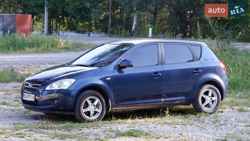 Хэтчбек Kia Ceed 2007 в Новояворовске