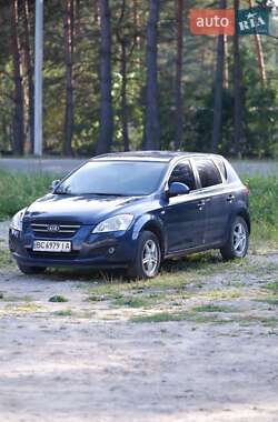Хэтчбек Kia Ceed 2007 в Новояворовске