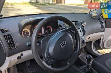 Хэтчбек Kia Ceed 2007 в Новояворовске