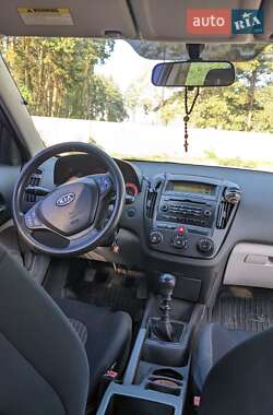 Хэтчбек Kia Ceed 2007 в Новояворовске