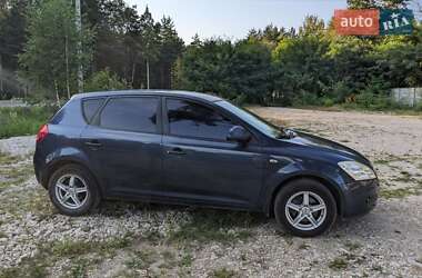 Хэтчбек Kia Ceed 2007 в Новояворовске