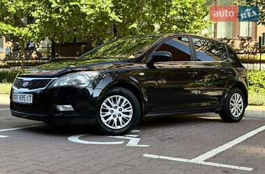 Хэтчбек Kia Ceed 2009 в Киеве