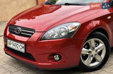 Хэтчбек Kia Ceed 2008 в 