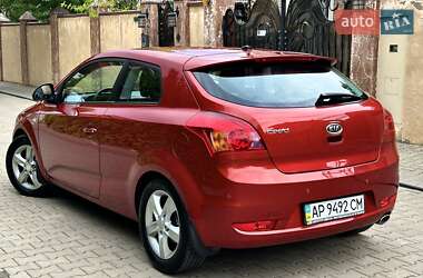 Хэтчбек Kia Ceed 2008 в 