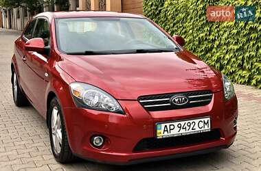 Хэтчбек Kia Ceed 2008 в 