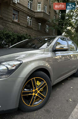 Хэтчбек Kia Ceed 2010 в Одессе