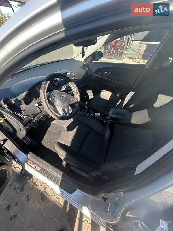 Хэтчбек Kia Ceed 2010 в Чернигове фото 5 Хэтчбек Kia Ceed 2010 в Чернигове