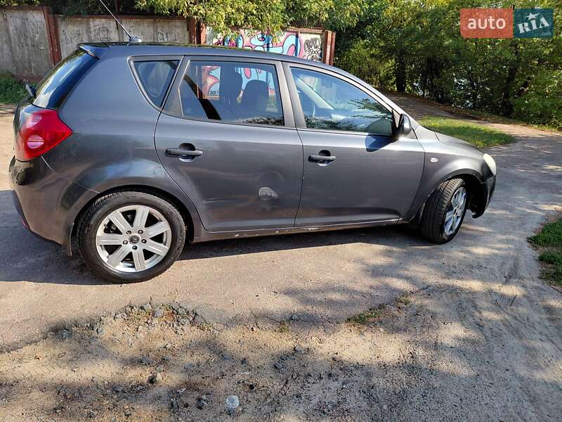 Хетчбек Kia Ceed 2008 в Києві фото 10 Хетчбек Kia Ceed 2008 в Києві