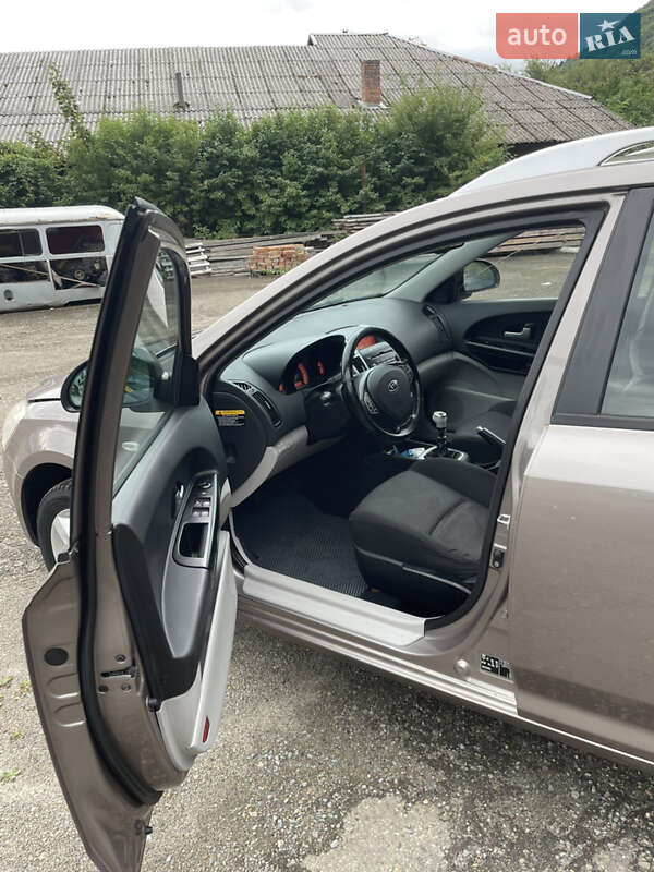 Универсал Kia Ceed 2007 в Сколе