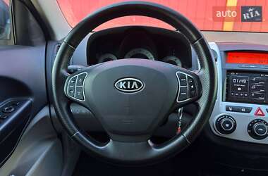 Хэтчбек Kia Ceed 2007 в 