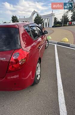 Хэтчбек Kia Ceed 2007 в 