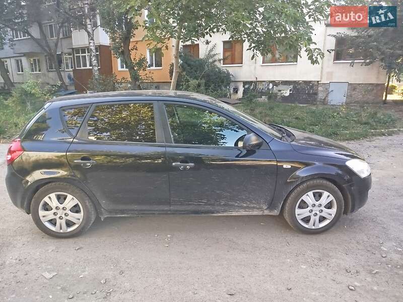 Хэтчбек Kia Ceed 2009 в Кропивницком фото 2 Хэтчбек Kia Ceed 2009 в Кропивницком