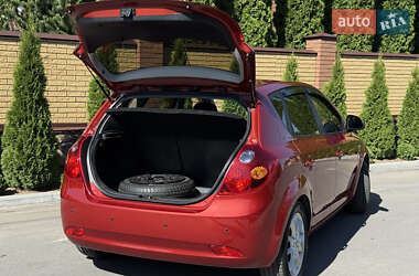 Хэтчбек Kia Ceed 2008 в 