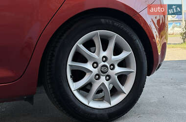 Хэтчбек Kia Ceed 2008 в 