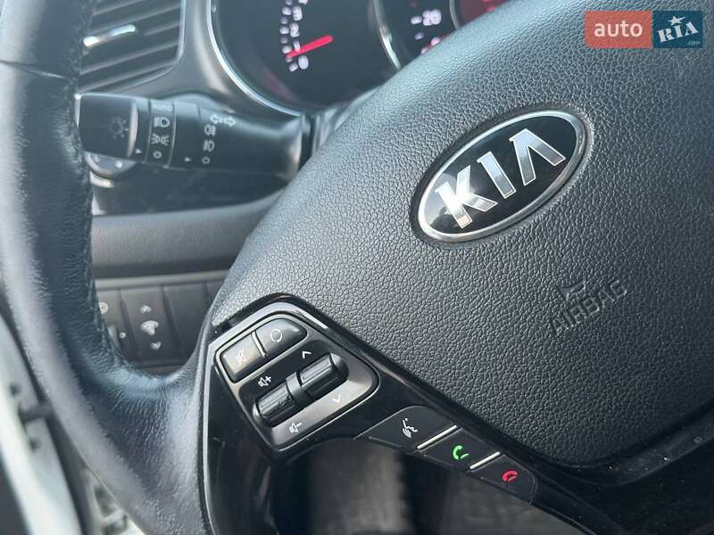 Хэтчбек Kia Ceed 2012 в Харькове