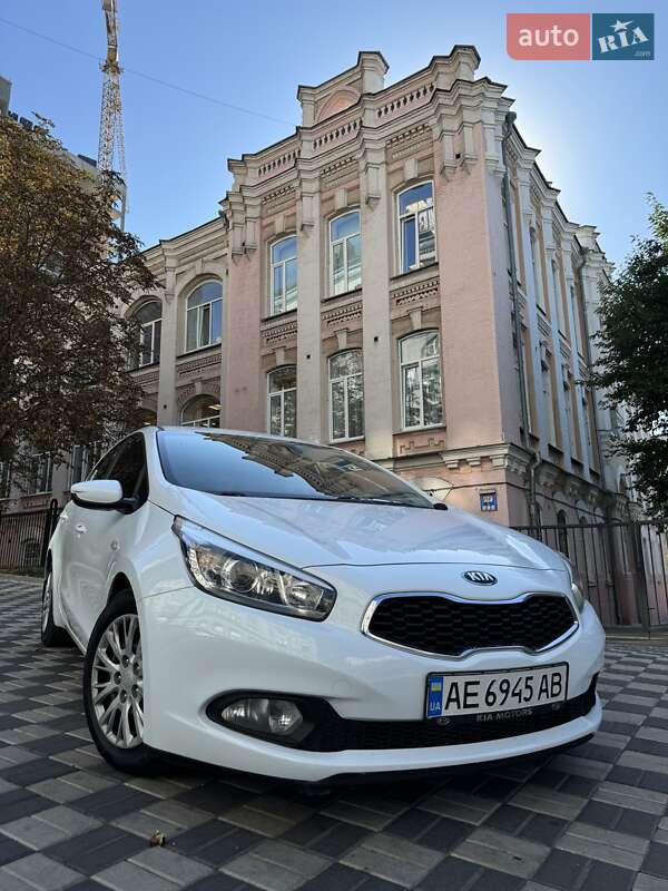 Хэтчбек Kia Ceed 2013 в Киеве
