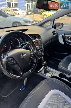 Хэтчбек Kia Ceed 2013 в 