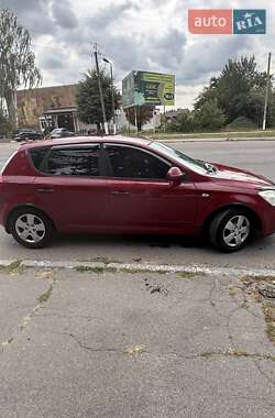Хэтчбек Kia Ceed 2007 в 