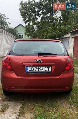 Хэтчбек Kia Ceed 2008 в 