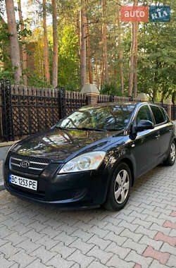 Хэтчбек Kia Ceed 2008 в Стрые