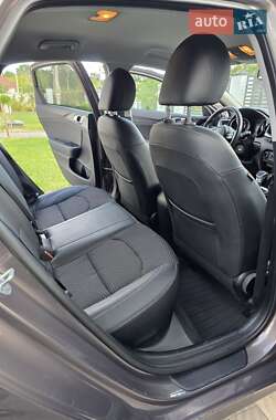 Хэтчбек Kia Ceed 2019 в 
