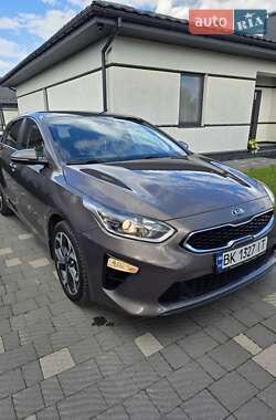 Хэтчбек Kia Ceed 2019 в 