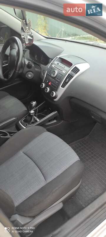 Универсал Kia Ceed 2010 в Ирпене