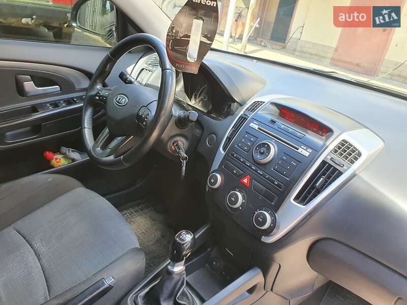 Универсал Kia Ceed 2012 в Кривом Роге