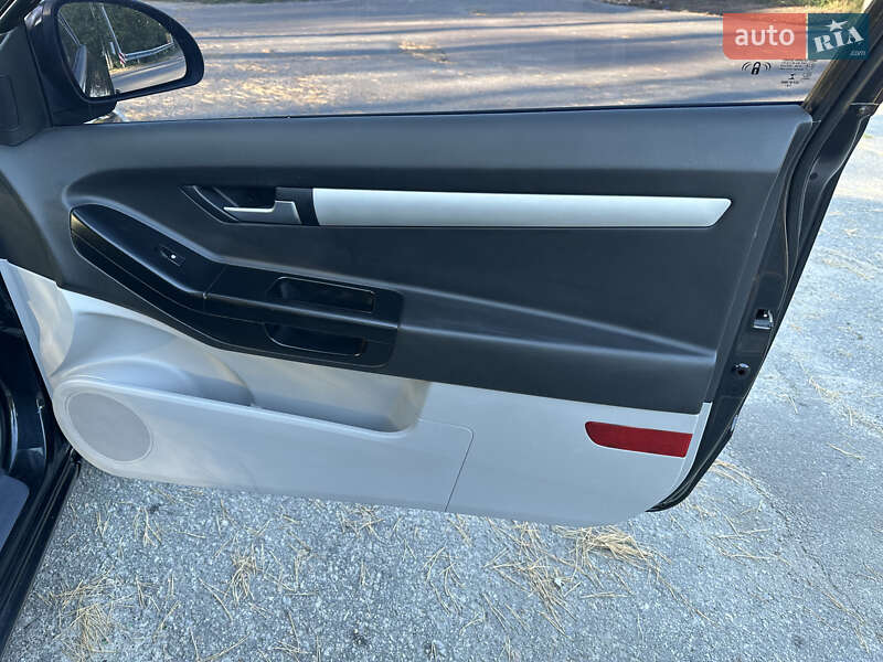 Хэтчбек Kia Ceed 2008 в Киеве
