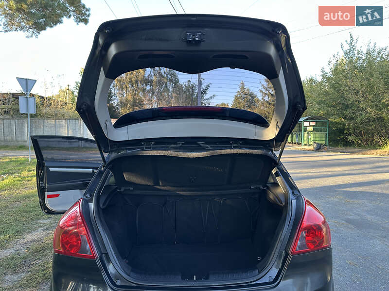 Хэтчбек Kia Ceed 2008 в Киеве