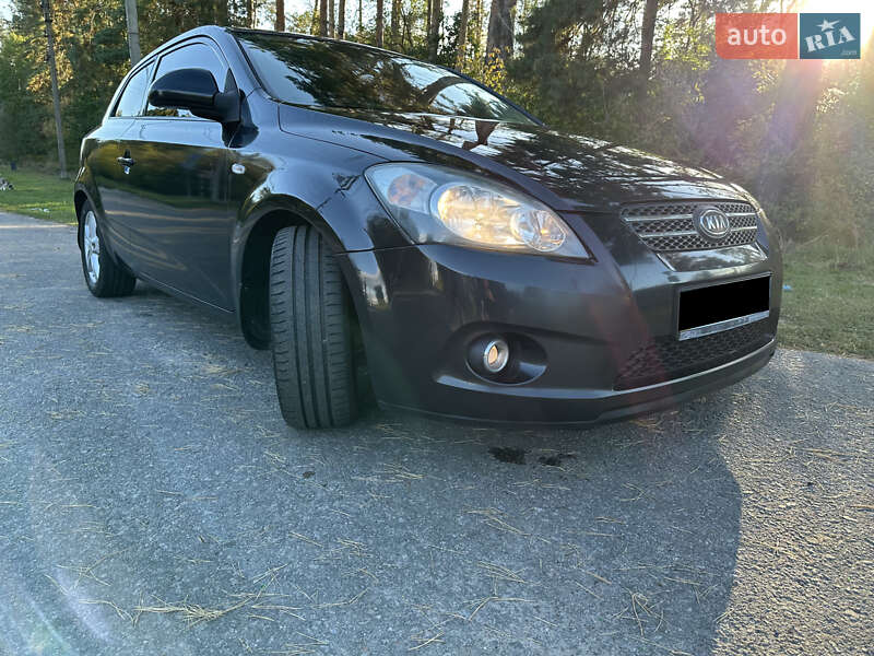 Хэтчбек Kia Ceed 2008 в Киеве
