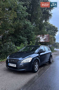 Хэтчбек Kia Ceed 2008 в Запорожье