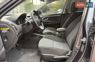 Хэтчбек Kia Ceed 2010 в 