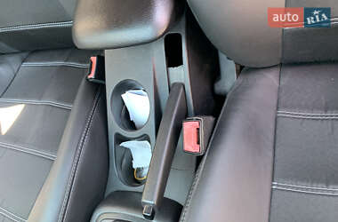 Хэтчбек Kia Ceed 2008 в 