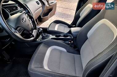 Хэтчбек Kia Ceed 2017 в 