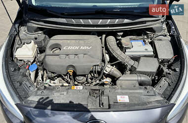 Хэтчбек Kia Ceed 2015 в 