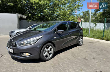 Хэтчбек Kia Ceed 2015 в 