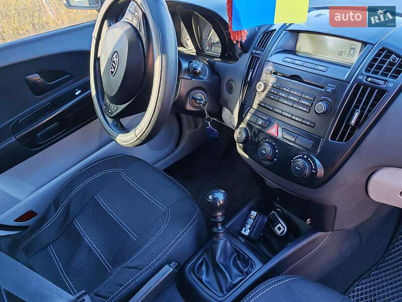 Універсал Kia Ceed 2008 в Житомирі