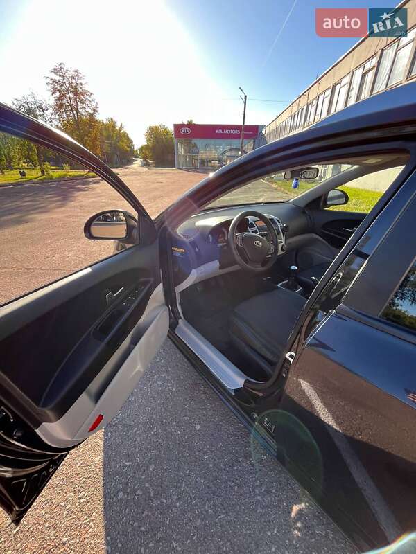 Универсал Kia Ceed 2008 в Чернигове