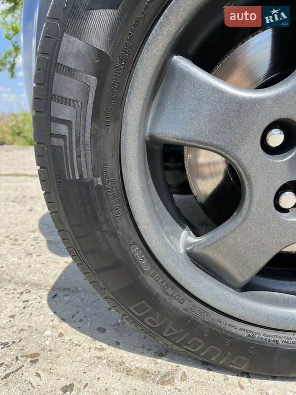 Хэтчбек Kia Ceed 2008 в Южноукраинске