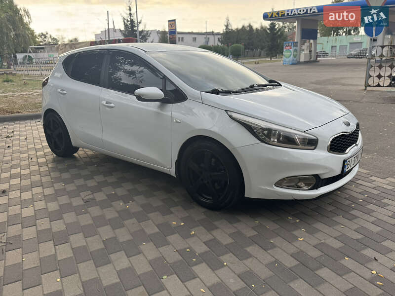Хэтчбек Kia Ceed 2012 в Лубнах