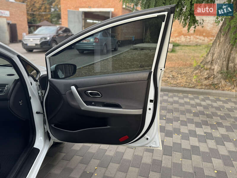 Хэтчбек Kia Ceed 2012 в Лубнах