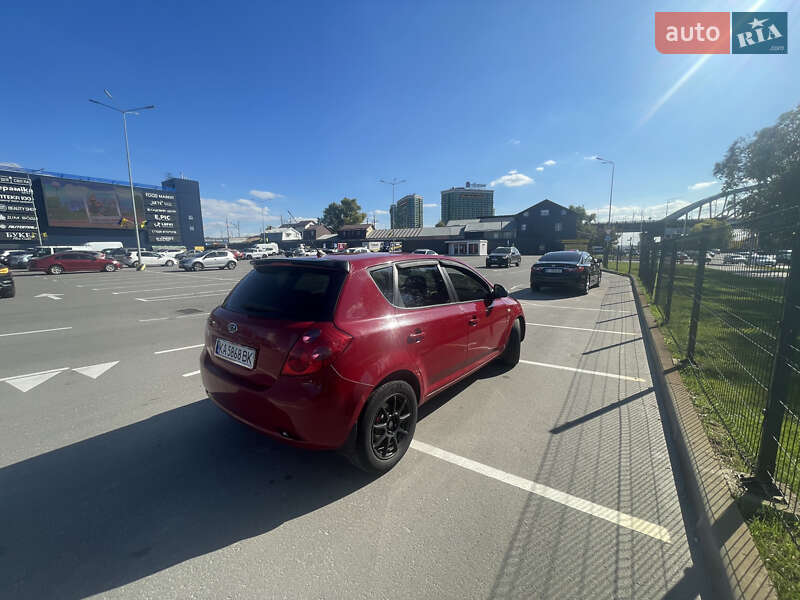 Хэтчбек Kia Ceed 2008 в Киеве