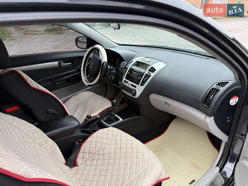 Хэтчбек Kia Ceed 2008 в Киеве фото 11 Хэтчбек Kia Ceed 2008 в Киеве