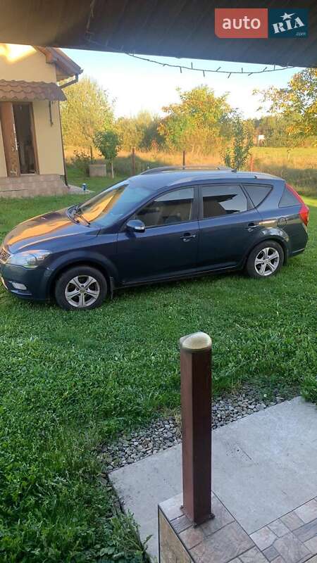 Универсал Kia Ceed 2010 в Долине