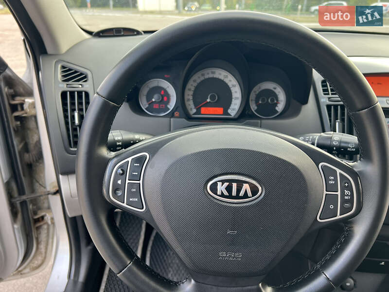 Хэтчбек Kia Ceed 2008 в Харькове